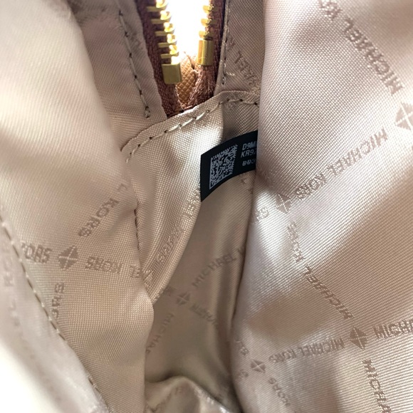 MICHAEL KORS JET SET LARGE EW CROSSBODY BAG IN VANILLA - Picture 11 of 12